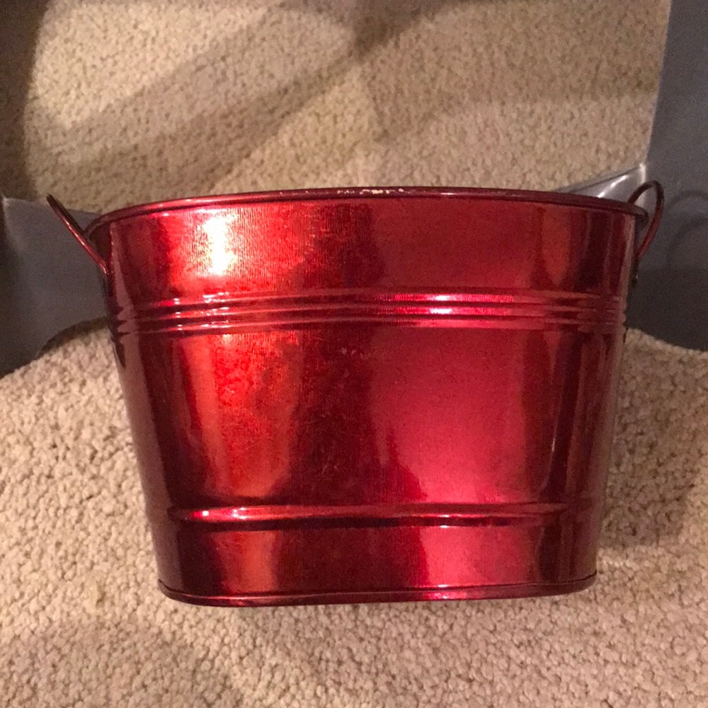 Red tin